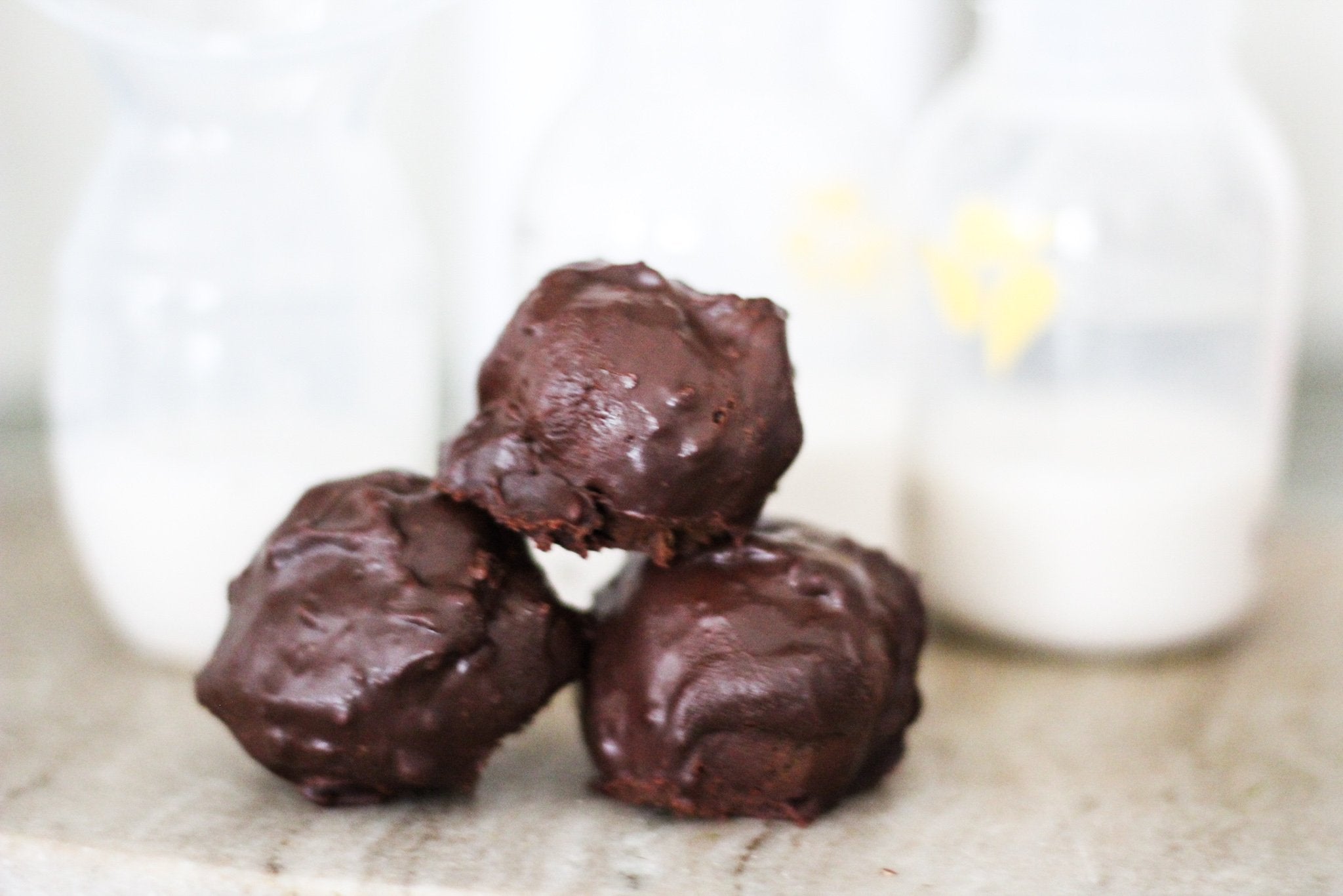 Healthy Dark Chocolate Brownie Lactation Bites