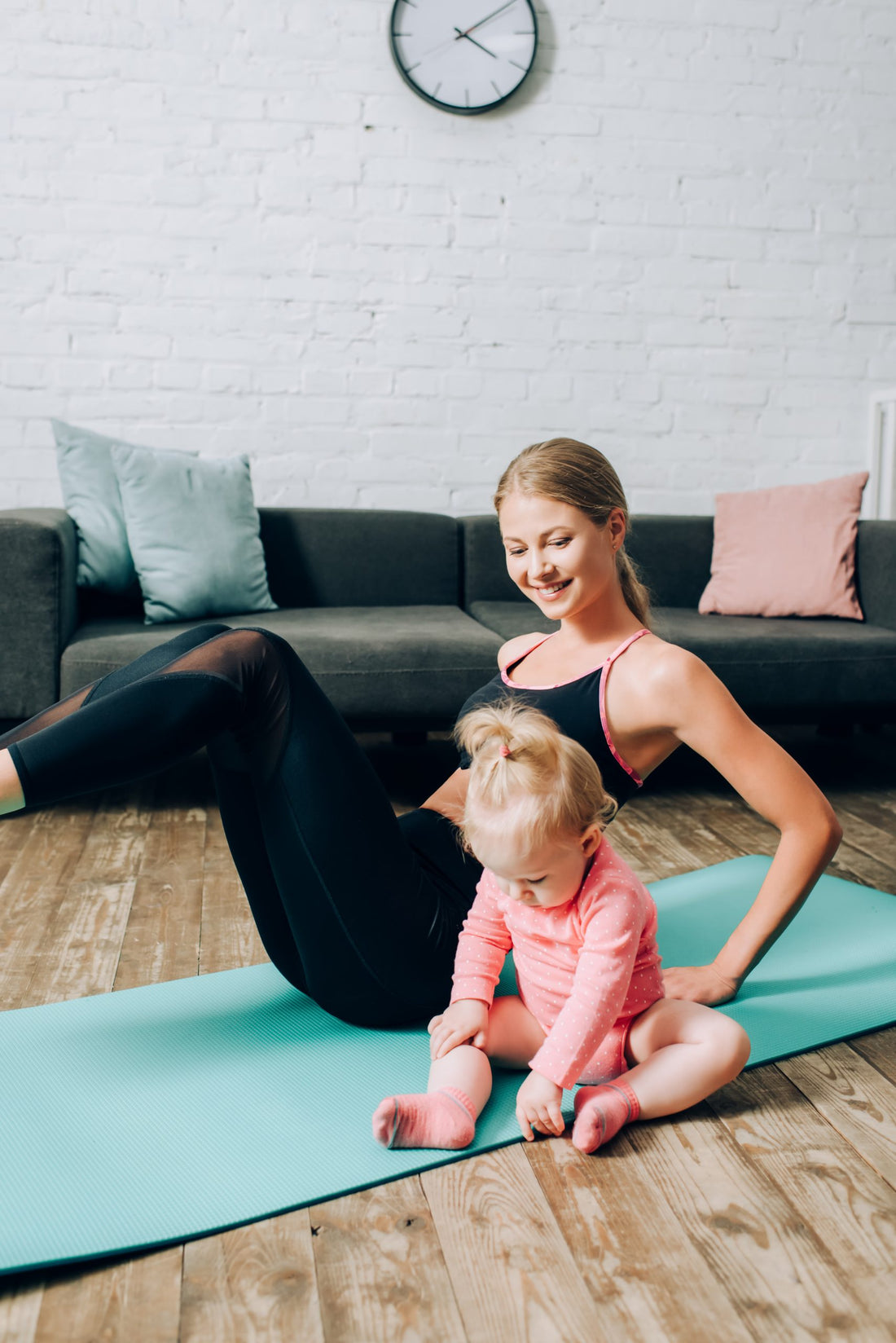 Mommy Tummy Explained: Overhang vs The Pooch